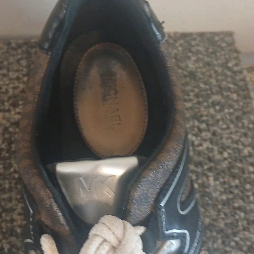 Michael Kors Womwns Soze 8 Sneakers in Black and Brown Glitter Bronze